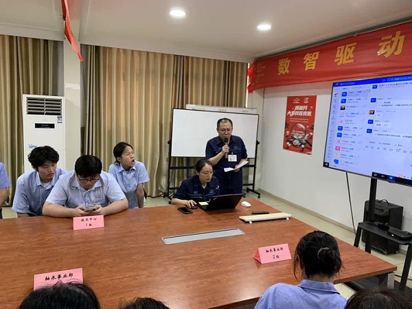 8a9ca903f4054fa89e42260789a2b44c